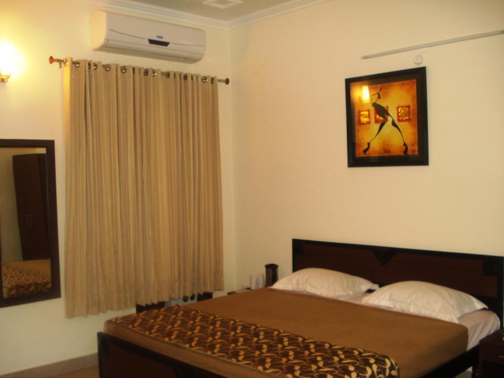 Hotel Utsav Ντεχραντούν Εξωτερικό φωτογραφία