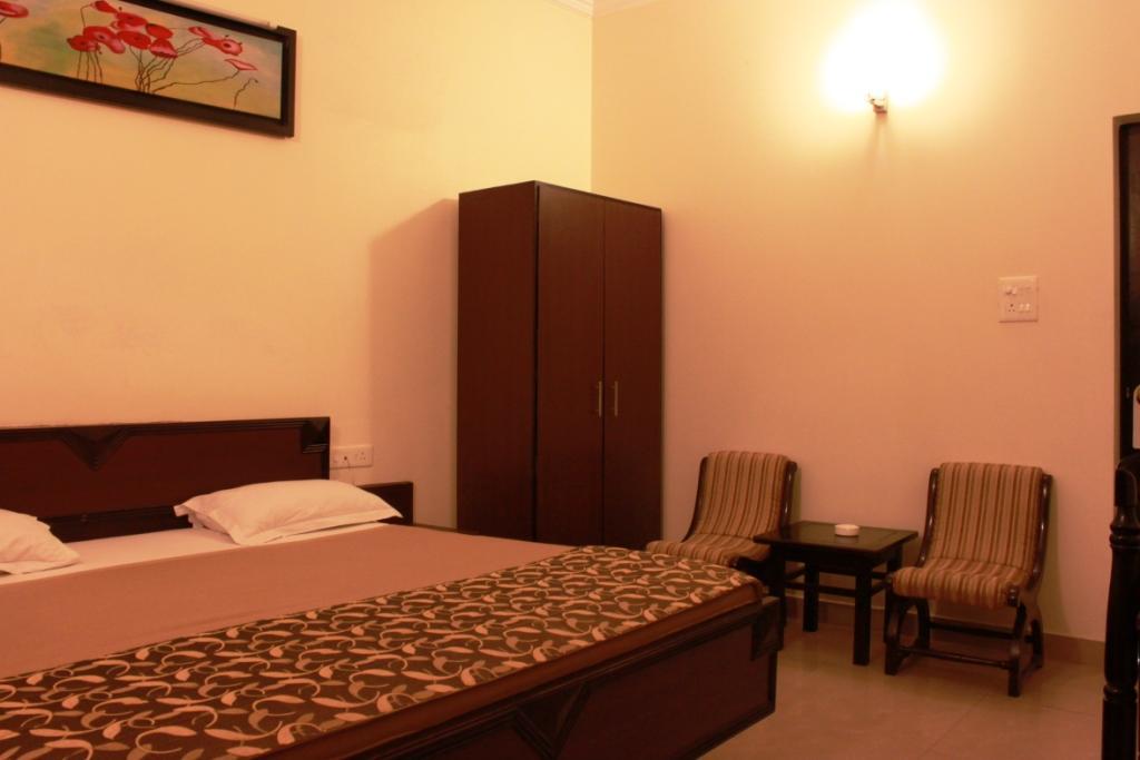Hotel Utsav Ντεχραντούν Εξωτερικό φωτογραφία