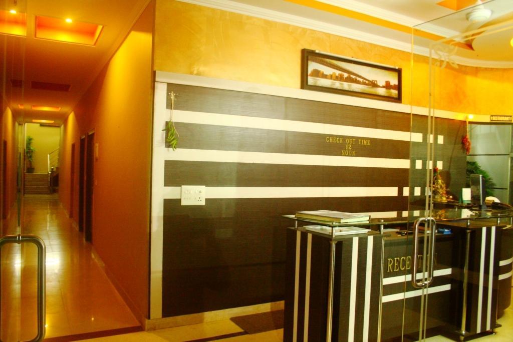 Hotel Utsav Ντεχραντούν Εξωτερικό φωτογραφία