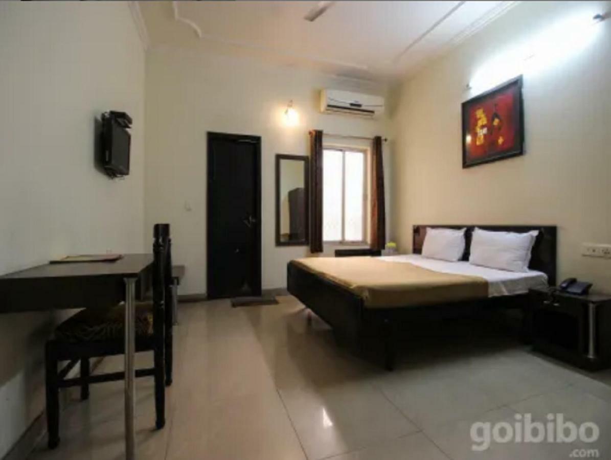 Hotel Utsav Ντεχραντούν Εξωτερικό φωτογραφία