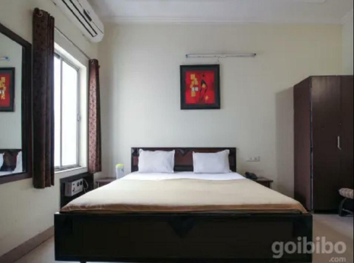 Hotel Utsav Ντεχραντούν Εξωτερικό φωτογραφία